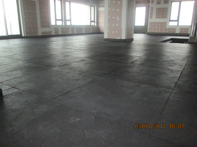 公共建築物建議安裝樓板隔音墊嗎？解析公共建築物樓板隔音工程的必要性與實務考量